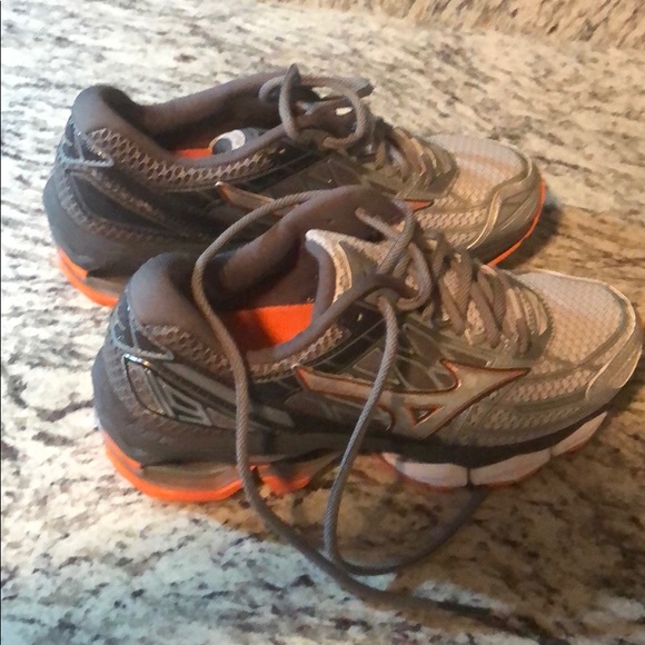 Shoes - Picture 1 of 4